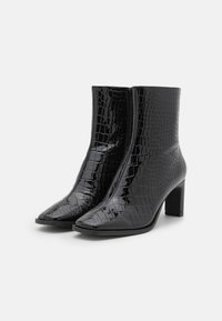 Pieces Botines - black