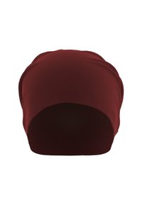 Căciulă din material elastic roșu, cu vârf rotund și fără cusături vizibile. Textură moale și design adaptabil, potrivit pentru diverse dimensiuni ale capului.