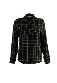 Camisa de cuadros negra de manga larga con cierre de botones en la parte delantera, que presenta un cuello y un bolsillo en el pecho. Tejido suave con líneas de rejilla blancas.