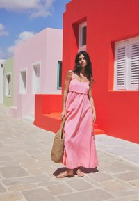 Next REGULAR FIT - Robe longue - pink