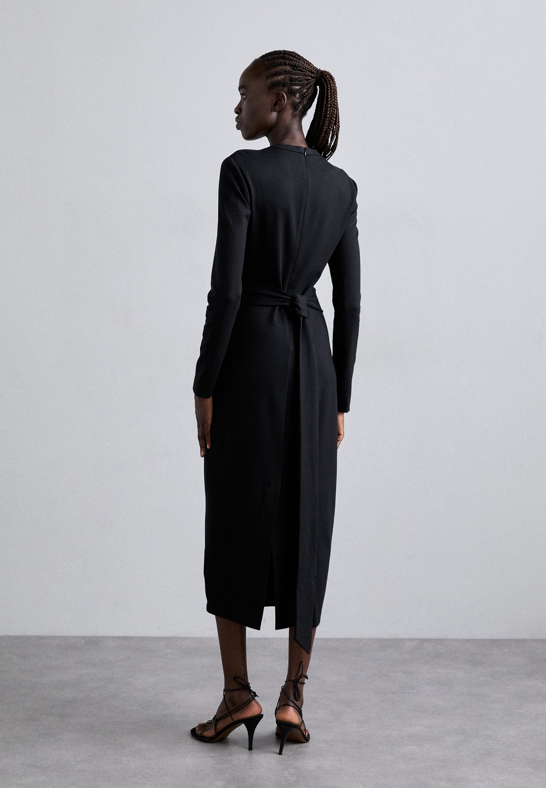 DIANE VON FURSTENBERG 黒 ラップカーディガン 長袖 DIANE VON FURSTENBERG 黒 ラップカーディガン 長袖 ステン