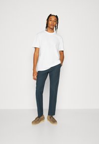 Minimum AARHUS - T-shirts basic - white