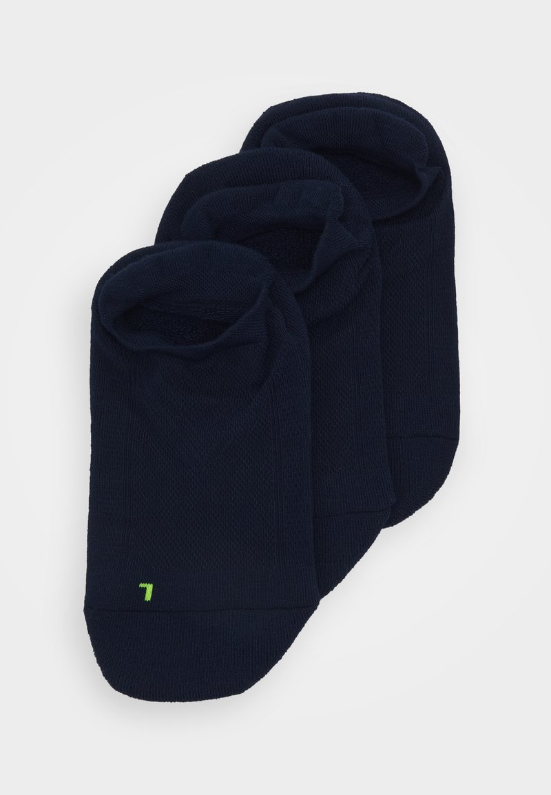 Tre paia di calzini alla caviglia blu navy, con un tessuto texturizzato, risvolti e un piccolo logo verde nella zona delle dita.