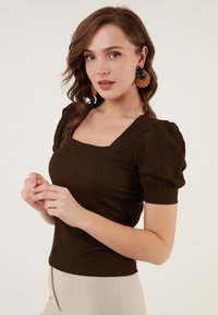 LELA SLIM FIT - Palaidinė - brown