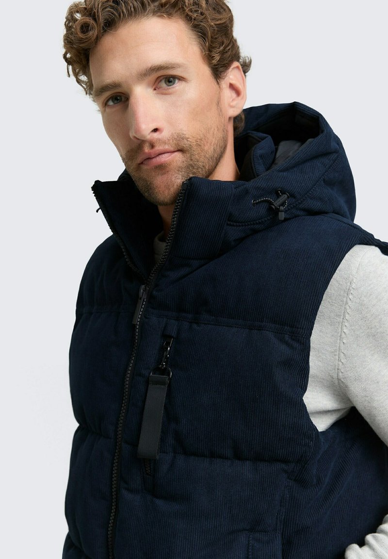 TOM TAILOR PUFFER MIT ABNEHMBARER KAPUZE Waistcoat sky captain