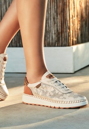 Pikolinos ARENAS - Sneakersy niskie