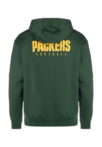 Sudadera verde con capucha con el texto amarillo "PACKERS" y "FOOTBALL" en la parte posterior. Cuenta con puños y dobladillo acanalados para un ajuste ceñido.