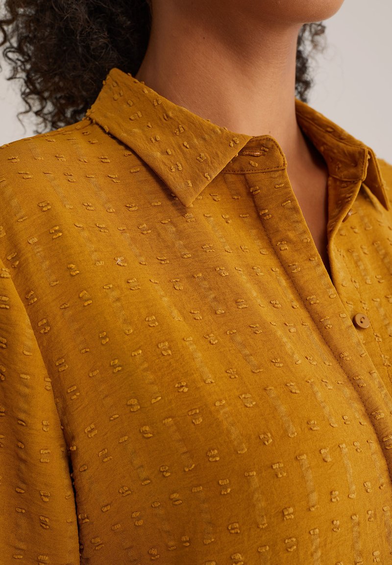 Chemisier 100% Soie Ann Taylor Loft Taille XS Couleur Moutarde - Neuf Sans étiquettes