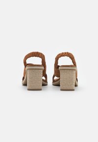 Tamaris Sandalias - cognac