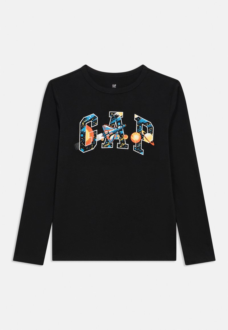 Musta pikkade varrukatega T-särk, millel on värvikas graafiline kujundus sõnaga "GAP" ja kosmose-teemalised elemendid, sh rakett ja planeedid.