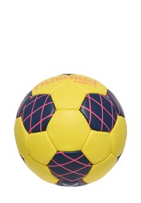 Gul och marinblå handboll med en strukturerad yta, prydd med ljusrosa accenter i en diamantmönster och märkt "Hummel Classic Elite."