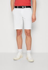 Calvin Klein MODERN SLIM BELT - Rövidnadrágok - weiss