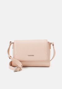 Calvin Klein ELEVATED CROSSBODY - Sac bandoulière - spring rose