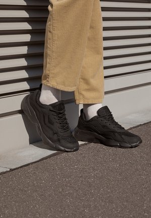 Sneakersy niskie