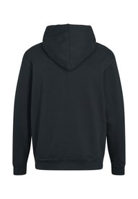 Svart hoodie med kenguruficka, justerbar huva med dragsko, ribbade muddar och fåll samt en mjuk, texturerad tygfinish.