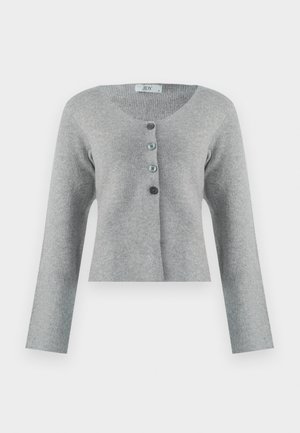 Cardigan gris court en matériau doux avec un col rond, doté de cinq boutons de différentes nuances de gris, et à manches longues.