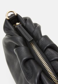 Zign LEATHER - Carteira de mão - black