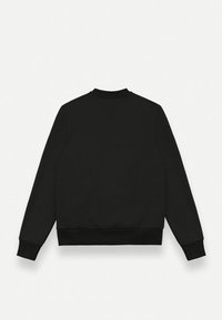 Hanorac negru, guler și manșete cu textură confortabilă, material moale, design pulover, fără logo-uri sau modele vizibile, vedere din spate simplă.