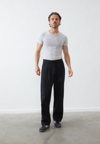 Pier One Chino - black