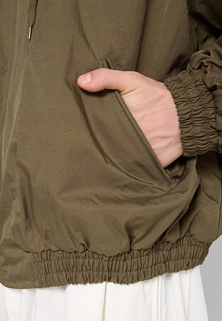 Leichte Jacke
