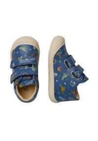 Chaussures pour enfants bleues en matériau synthétique lisse, ornées de motifs de dinosaures. Deux brides Velcro et une semelle en caoutchouc pour une bonne adhérence.