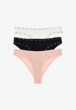 Tre paia di mutandine: bianche, nere e rosa. Ognuna presenta un sottile elastico con la parola "GUESS" ripetuta. Tessuto liscio ed elastico.