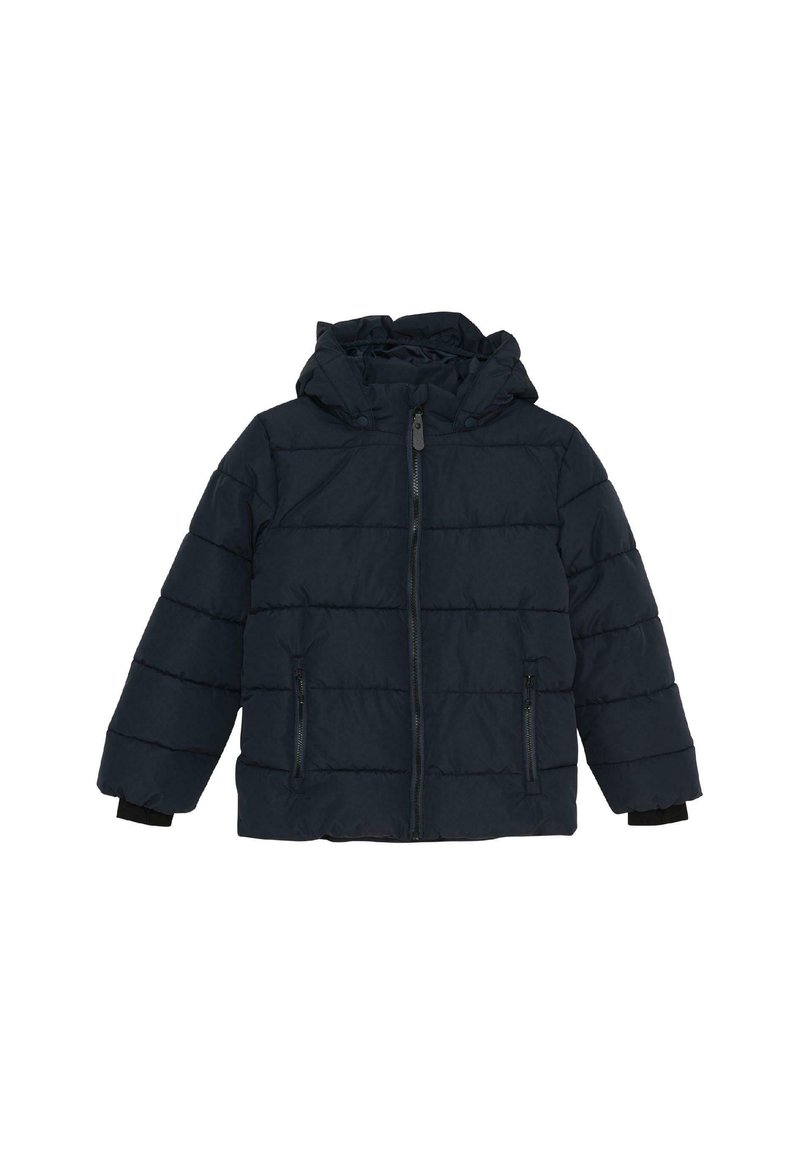 Veste matelassée bleu marine avec capuche, présentant des sections matelassées horizontales, deux poches latérales zippées et des poignets élastiques noirs.