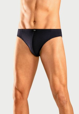 Schwarze Herren-Slips aus Baumwolle mit tief sitzendem Design, einem Logo auf dem Bund und glatter Textur.