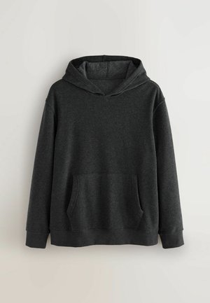 Donkergrijze hoodie met lange mouwen en een voorste kangaroo zak, weergegeven op een effen lichte achtergrond.