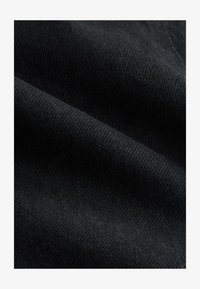 Selezionato, washed black