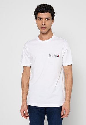Tommy Hilfiger, SMALL CREST OUTLINE - T-shirt imprimé - white