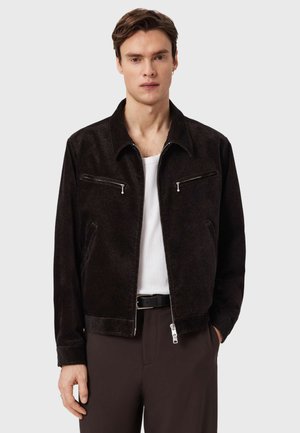 KOREY - Bunda z nepravej kože - traverse brown