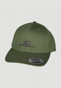 Olivgrön snapback keps med broderad "O'Neill" logotyp i lila, tillverkad av tyg, något böjd skärm och justerbar rem.