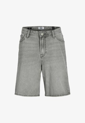 Sivi denim kratke hlače s ravnim rezom, petimi žepi in zankami za pas. Imajo gumbasto zapiranje in vidno šivanje za podrobno teksturo.