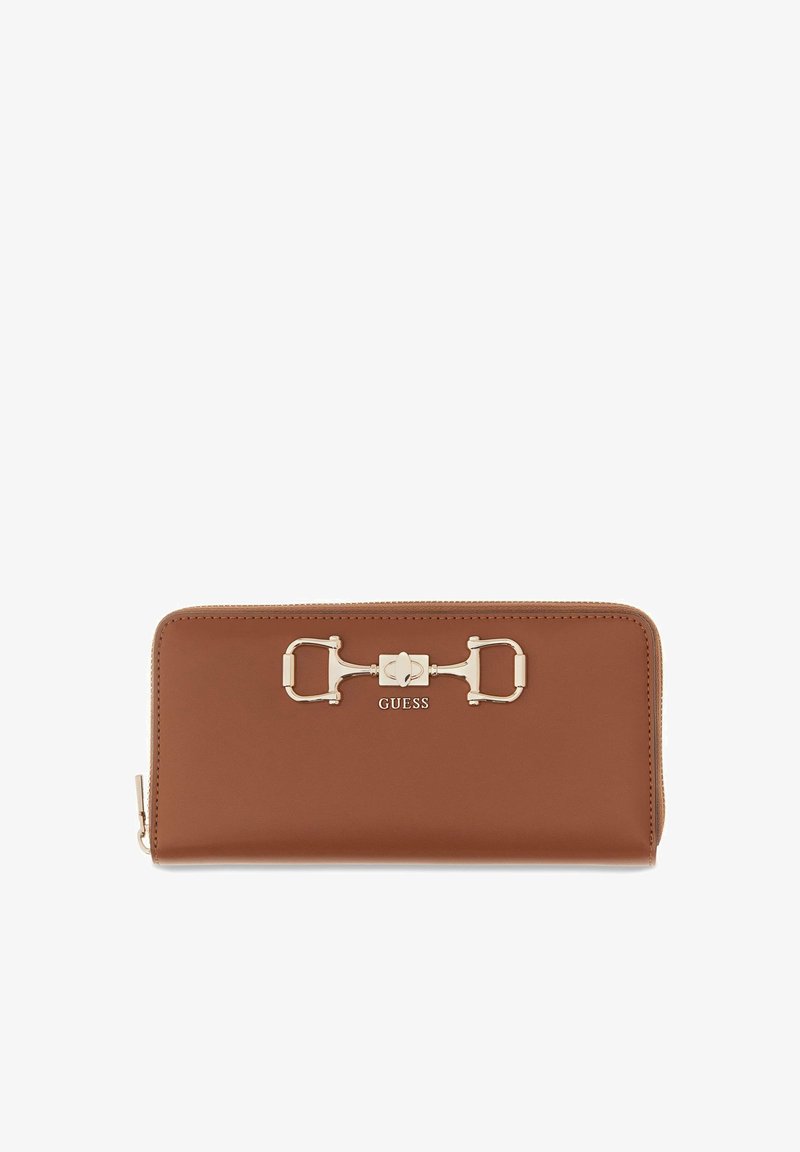 Portefeuille rectangulaire marron avec fermeture éclair sur tout le tour, détail mors de cheval doré et logo GUESS centré à l'avant.