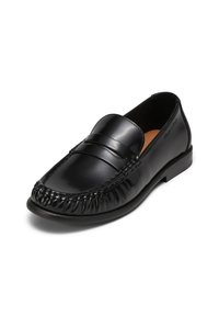 Loafers negri din piele, cu un finisaj neted, având un tiv cusut și un design cu două curele în față. Talpă din cauciuc plat.