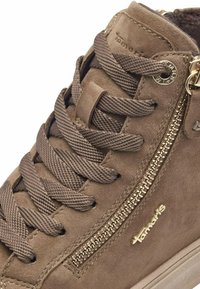 Tamaris COMFORT SNEAKER - Baskets montantes - pepper