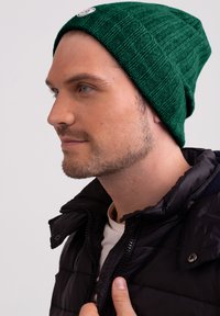 CASH-MERE UNISEX - Čepice - rainforest grün