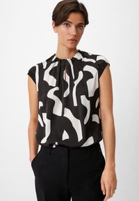 comma MIT ALLOVER-PRINT czarny