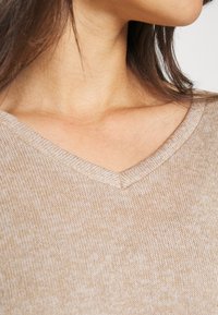 Vero Moda Petite Strickpullover - silver-coloured