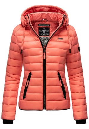 Korallefarbenes Puffermantel mit Kapuze, mit horizontalem Steppmuster, schwarzem Reißverschluss und zwei Reißverschlusstaschen. Gefüttertes Innenfutter.