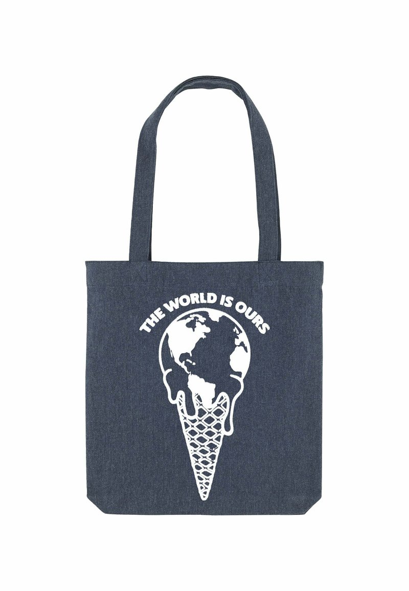 Donkerblauwe draagtas met een witte afbeelding van de smeltende aarde als een ijshockegel en de tekst "DE WERELD IS VAN ONS" erboven.