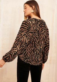 Friends Like These REGULAR FIT - LONG SLEEVE - Paitapusero - brown