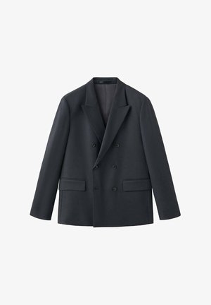 Dunkelblauer, zweireihiger Blazer mit steigendem Revers, zwei Vorder- taschen und sechs schwarzen Knöpfen. Aus glattem Stoff, taillierte Passform.