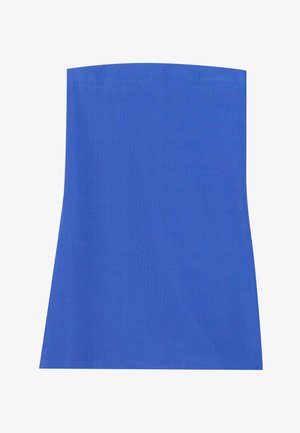 Blaues, geribbeltes Midikleid mit gerader Silhouette, das einen weit geschnittenen Ausschnitt und eine glatte Textur im gesamten Stoff aufweist.