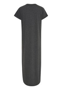 Czarna, do kolan sukienka z krótkimi rękawami, okrągłym dekoltem i miękką teksturą materiału, z prostą sylwetką i bez widocznych zapięć.