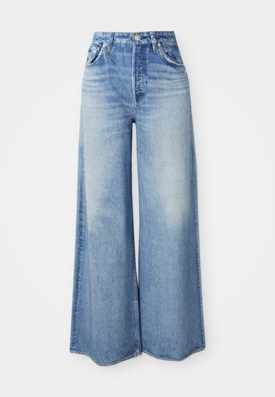 Wide-leg jeans made of light blue denim, featuring a high waist, five-pocket design, faded wash, and frayed hem.