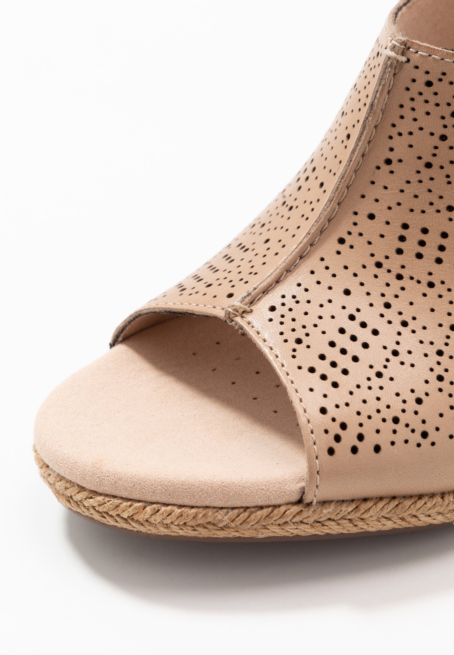 clarks lafley rosen sand