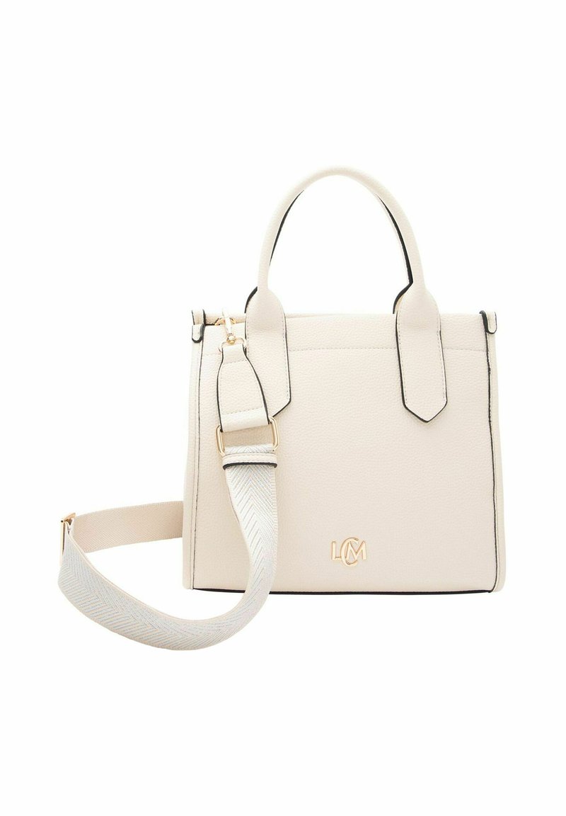 Borsa a mano in pelle bianca testurizzata con hardware dorato, bordi neri, manici superiori e una tracolla regolabile con motivo. Presenta un dettaglio del logo.