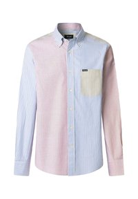Chemise à manches longues à boutons avec des rayures verticales rouges, bleues et beiges, un col boutonné et une poche poitrine rayée beige.